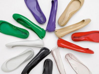 Kartell wypuszcza swoją pierwszą kolekcję butów